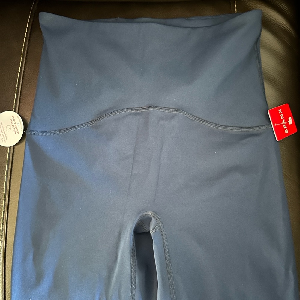 Spanx Navy Booty Boost collection flair leggings size medium/tall NWT in Navy